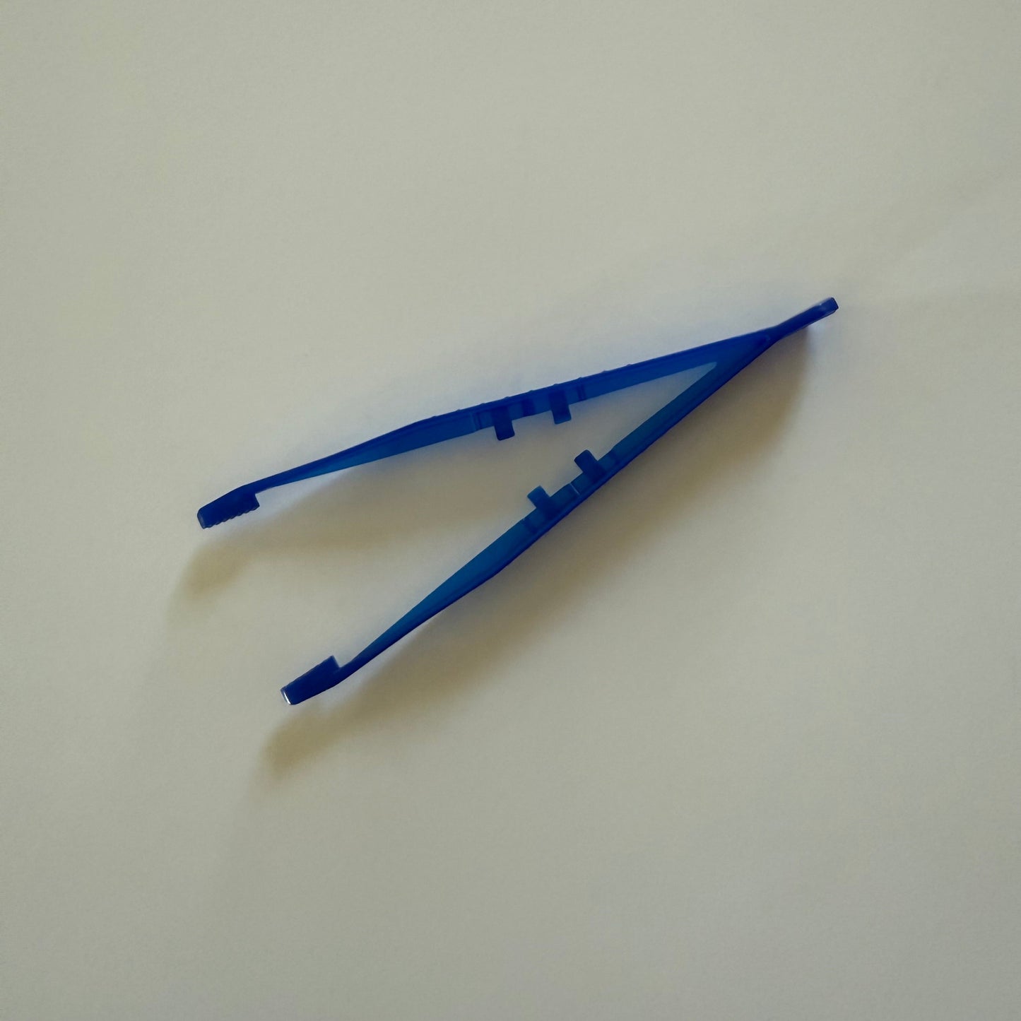 Plastic Forceps Tweezers – 50 Pack – Ideal for Owl Pellet Dissections & Classroom Science